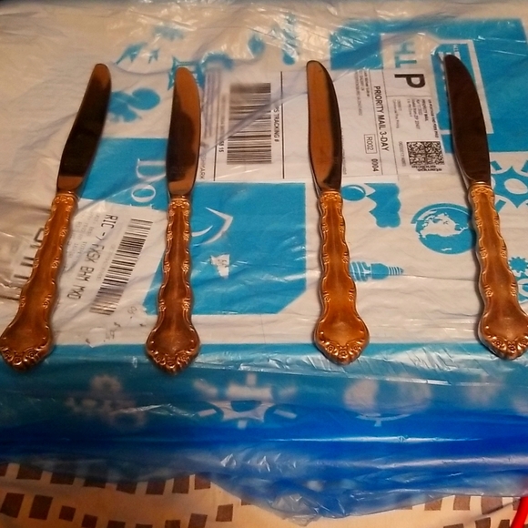 VINTAGE REED AND BARTON LOT OF 4 DINNER KNIVES MIRRORSTELE WITH STERLING HANDLES - Picture 1 of 7